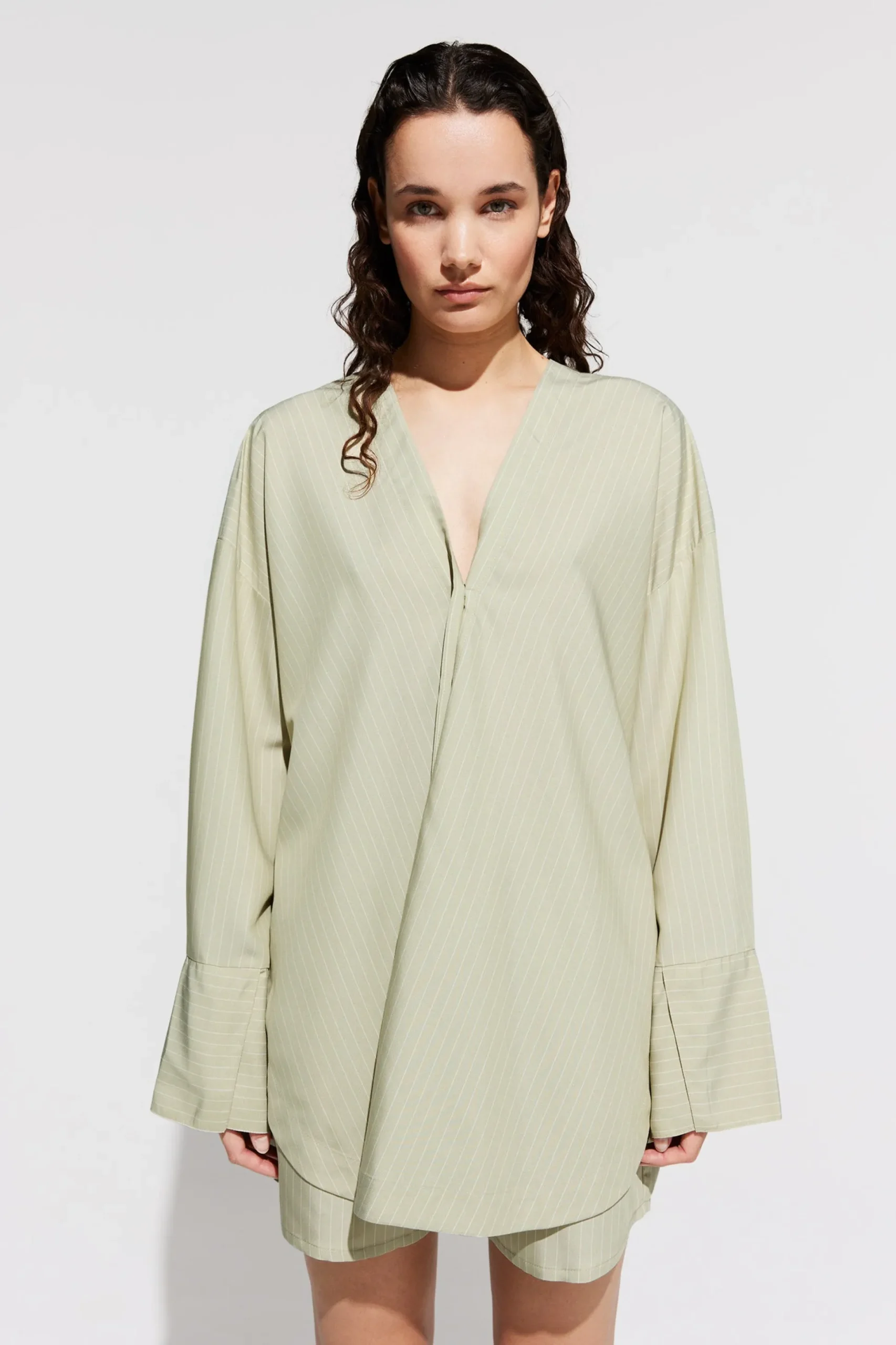 Aino pear green