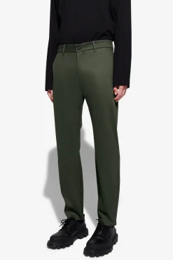 Crimson shelter green