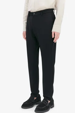 Crimson stretch black