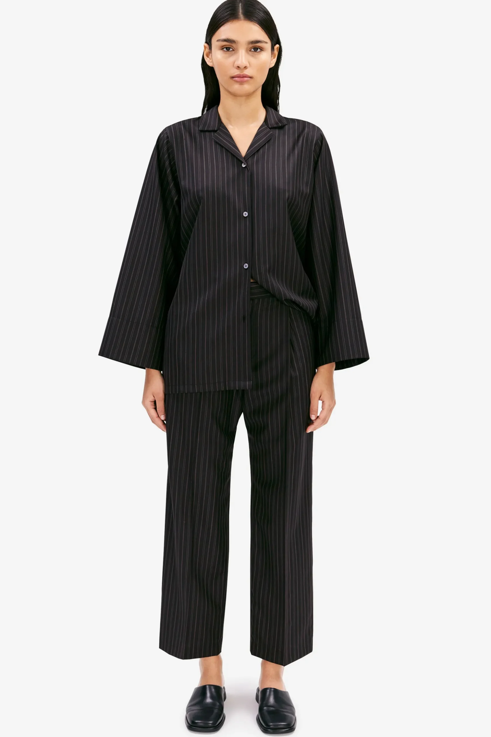 Helmi black stripe