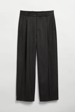 Helmi black stripe
