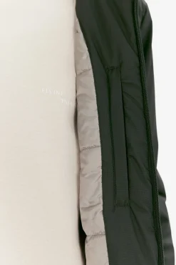 Henric shelter green