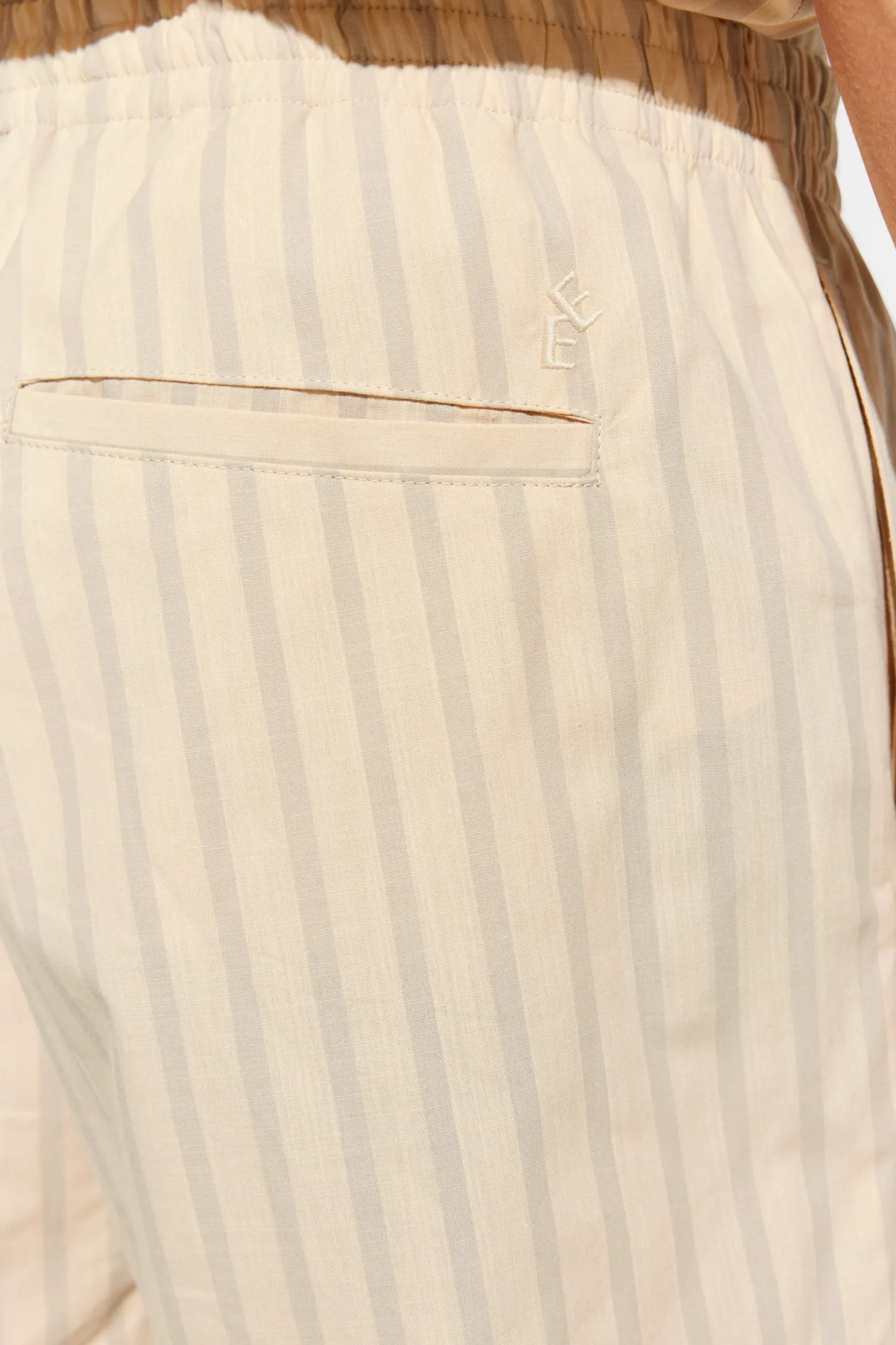 Ryan Shorts sand stripe