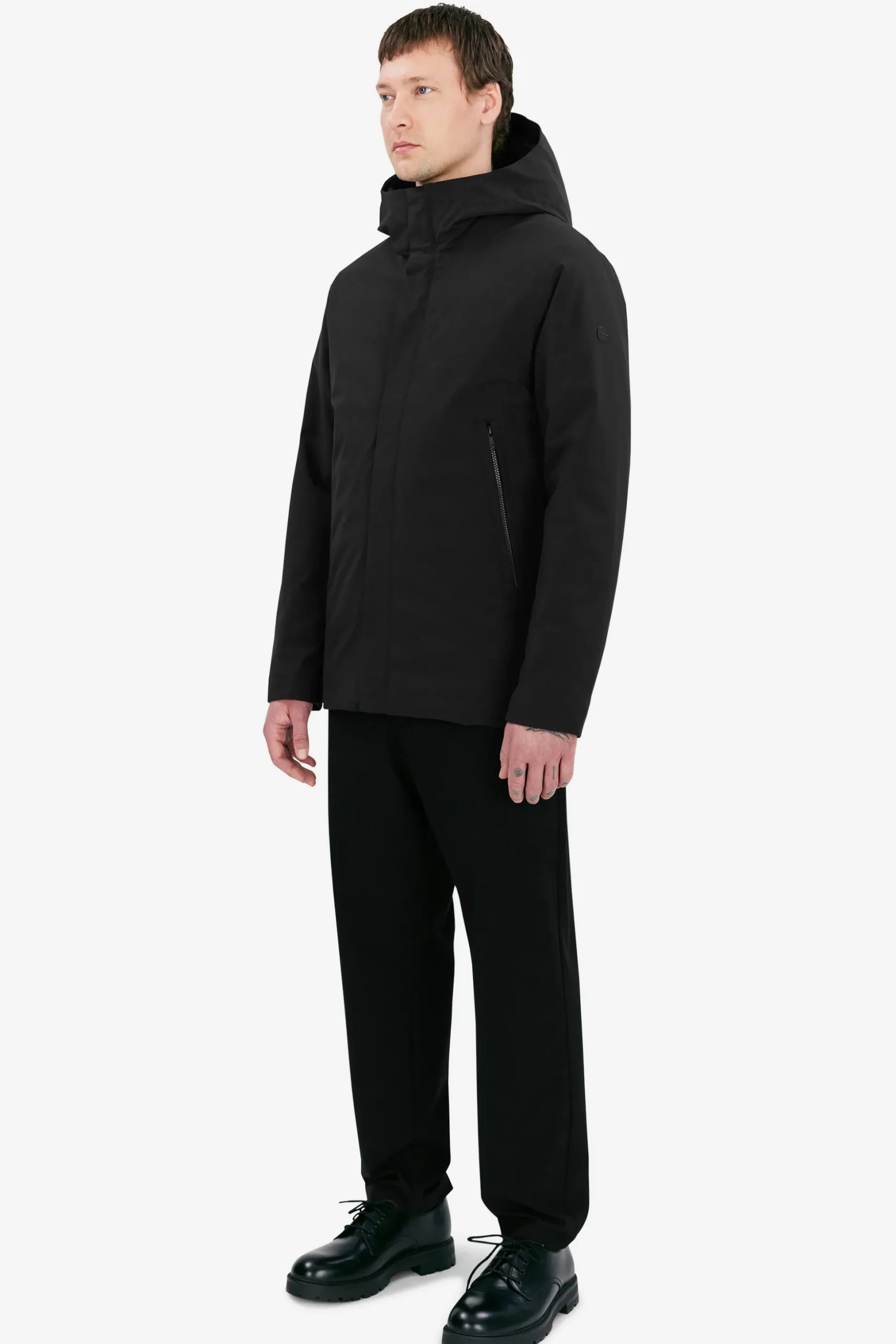 Vhinner black