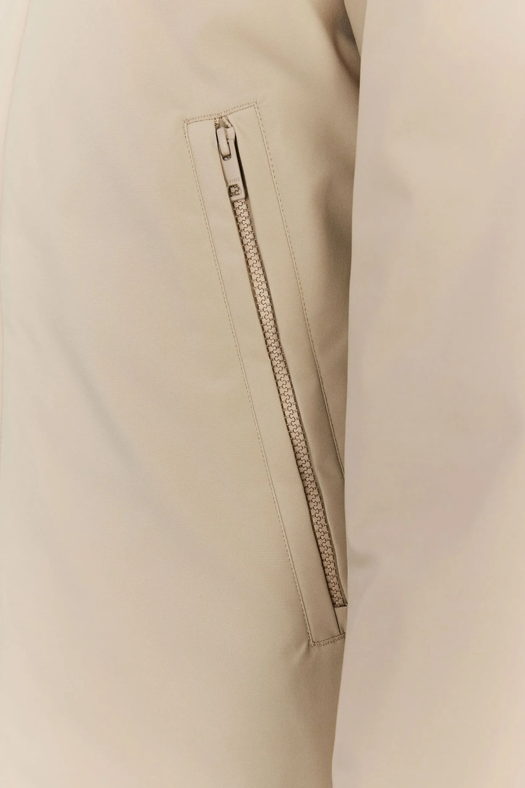 Vhinner dust khaki